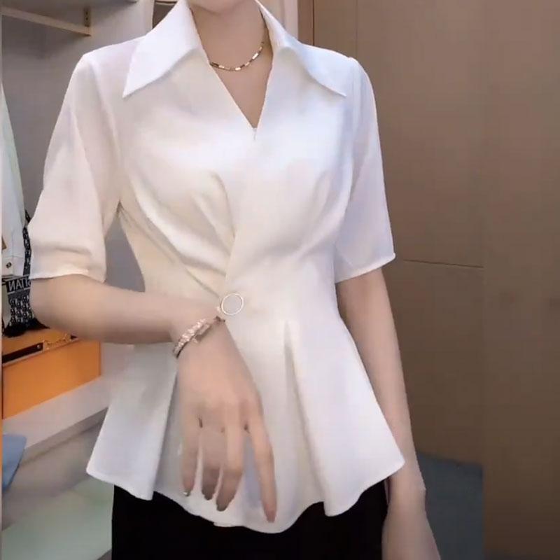 

Женская одежда Повседневная блузка с плиссированной талией Стильная однобортная Универсальная однотонная Летняя рубашка с отложным воротником и вставками XXXL белый