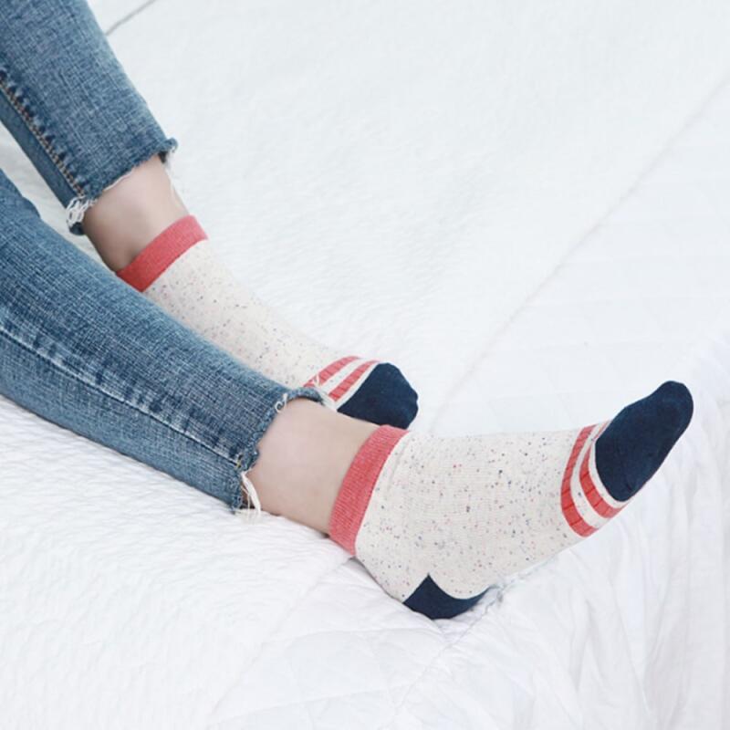 1 pair of domestically produced 32 women s striped Nepsa summer ankle socks 1 pair of yellow and pink