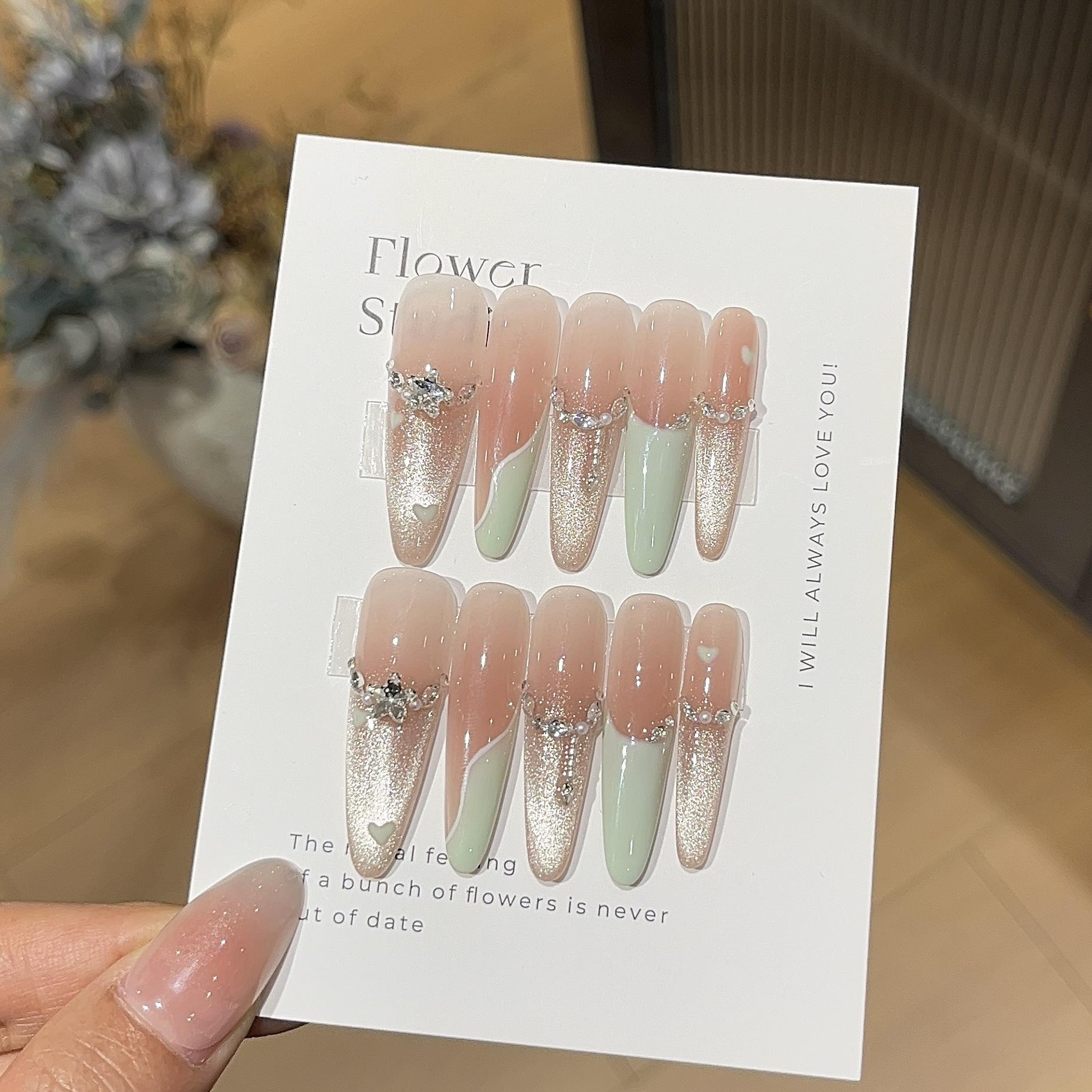 

Освежающая гуава, свежий нерегулярный французский стиль, белый и нежный градиентный румянец и окрашенная броня L