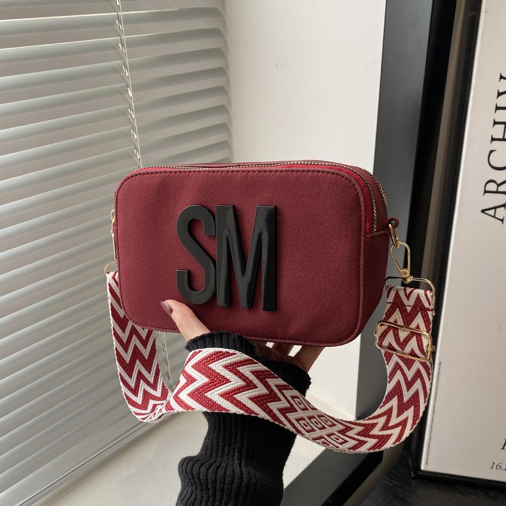 Personalized fashion trend women's bag casual versatile niche letter small square bag wide shoulder strap popular single shoulder messenger bag