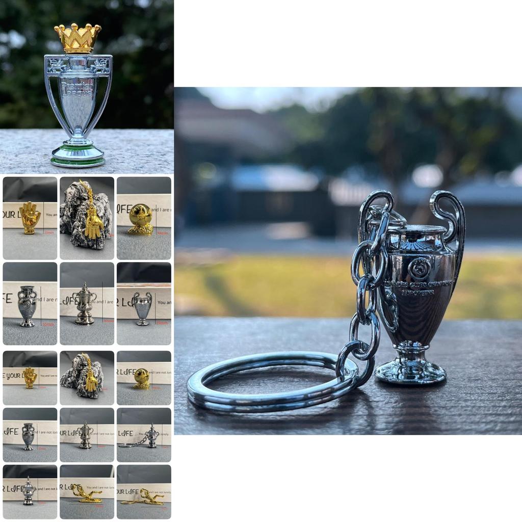 Exquisiter Schlüsselanhänger mit Weltmeisterschafts-Fußballtrophäe aus Zinklegierung, perfektes Erinnerungsgeschenk für Sportfans