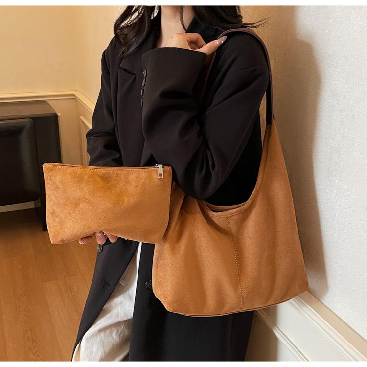 Retro Bag Women's Large Capacity Autumn and Winter Versatile Single Shoulder Mother Bag Casual Commuter Dumpling Bag