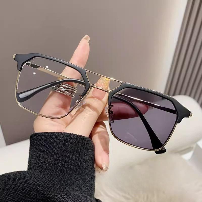 Ochelari de vedere pocromici anti-radiații pentru femei, cu rame din metal de tranziție, nuanțe UV400