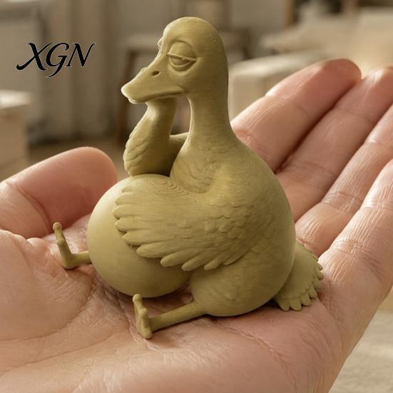 Cute Duck Desk Ornaments Daydreaming Figurine, Minimalist Holding An Egg Sculpture, Resin Nordic Room Decor Animal Statue, Creative Desktop