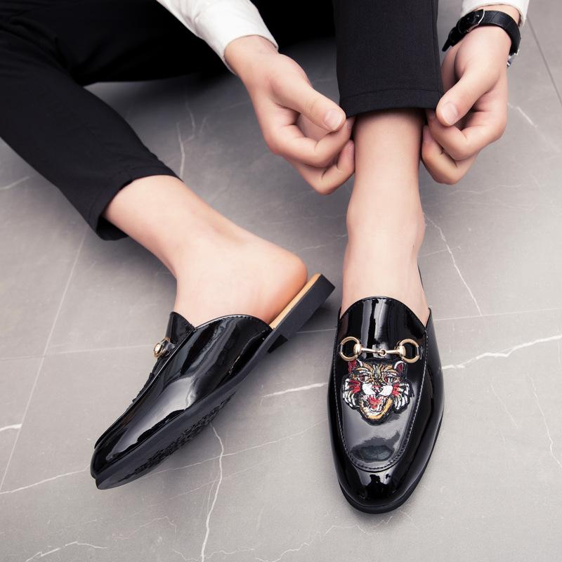 

Летние новые яркие кожаные тапочки-мешки на голову, мужские туфли без каблука, повседневные ленивые сандалии из кожи, могут быть 45