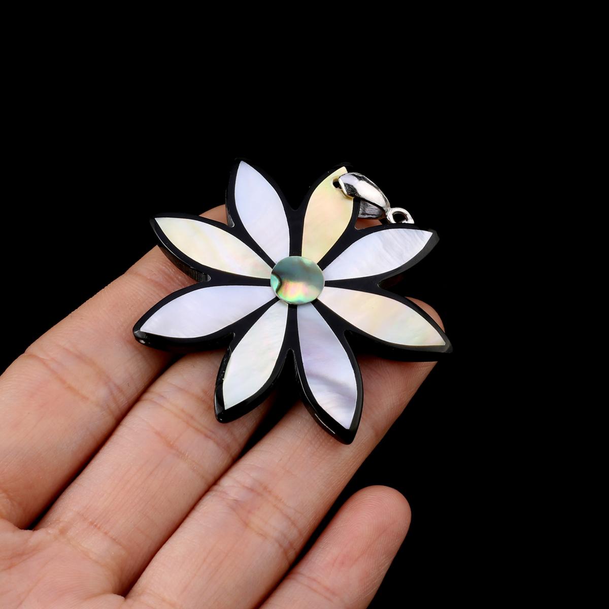 

Жіноча брошка Підвіска з натуральної мушлі Перламутр Брошка з мушлі Підвіски для виготовлення ювелірних виробів Намисто своїми руками Аксесуар для одягу 44x44x5mm