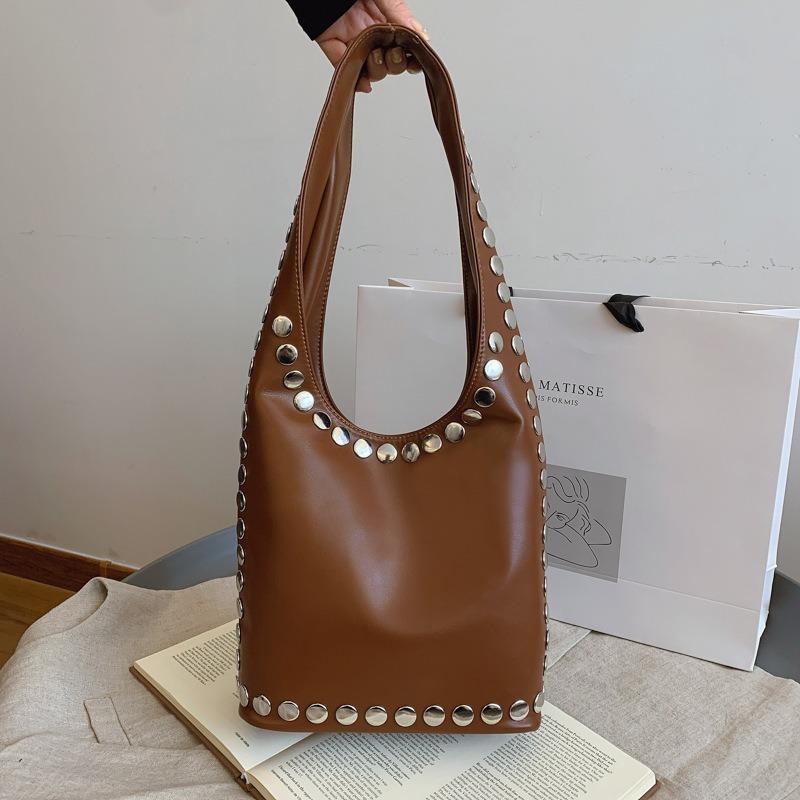 Premium Bag Women's New Trendy Fashion Retro Versatile Casual Shoulder Bag Rivet Bucket Bag