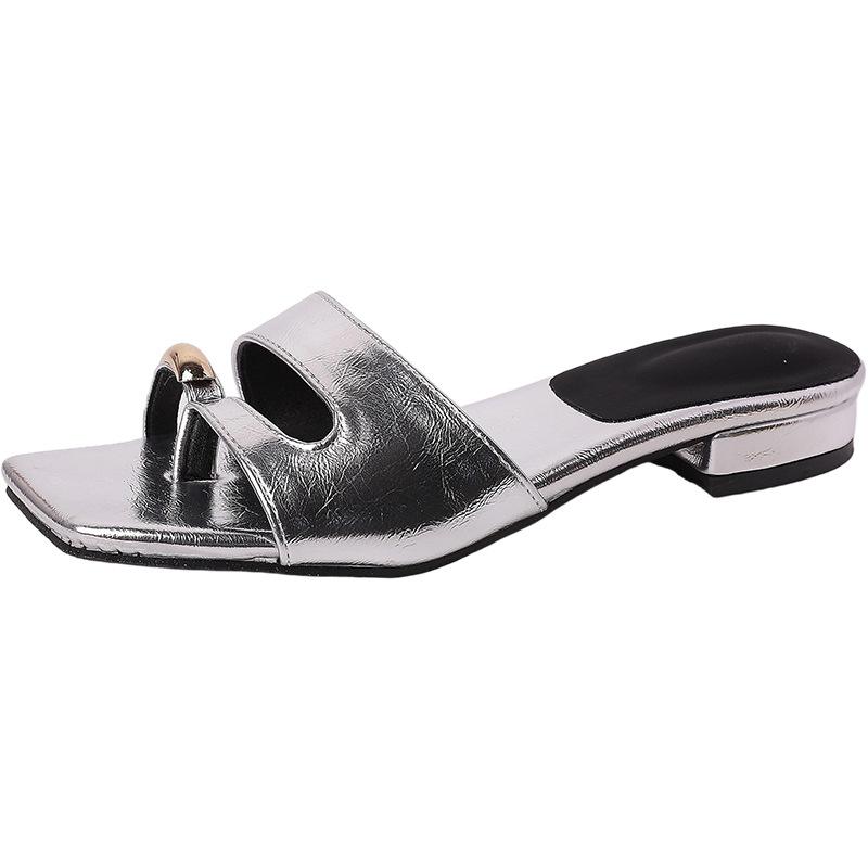 French retro versatile lightweight square head metal buckle high-end open-toed sandals women wear versatile flat-bottomed cool slippers