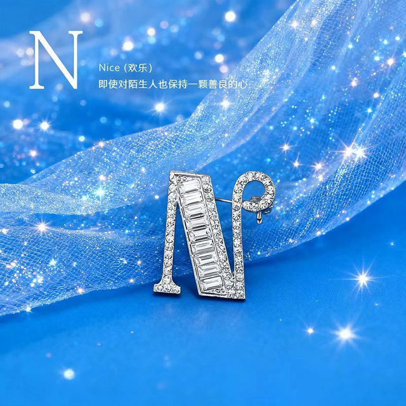 26 English Alphabet Brooches, Men'S And Women'S Suits, Collar Pins, Creative Brooches, Rhinestones, Crystal Anti-Light Pins