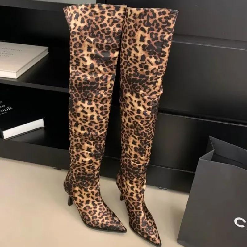 Модные женские ботильоны на тонком каблуке осенние новинки с острым носком на голенище противоскользящие износостойкие темпераментные ботфорты выше колена 35 3829₽