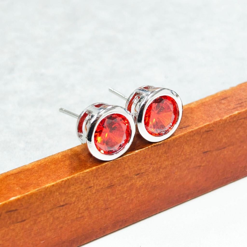 Gessen Elegante Geometrische Ohrstecker mit Zirkonia-Zargenfassung