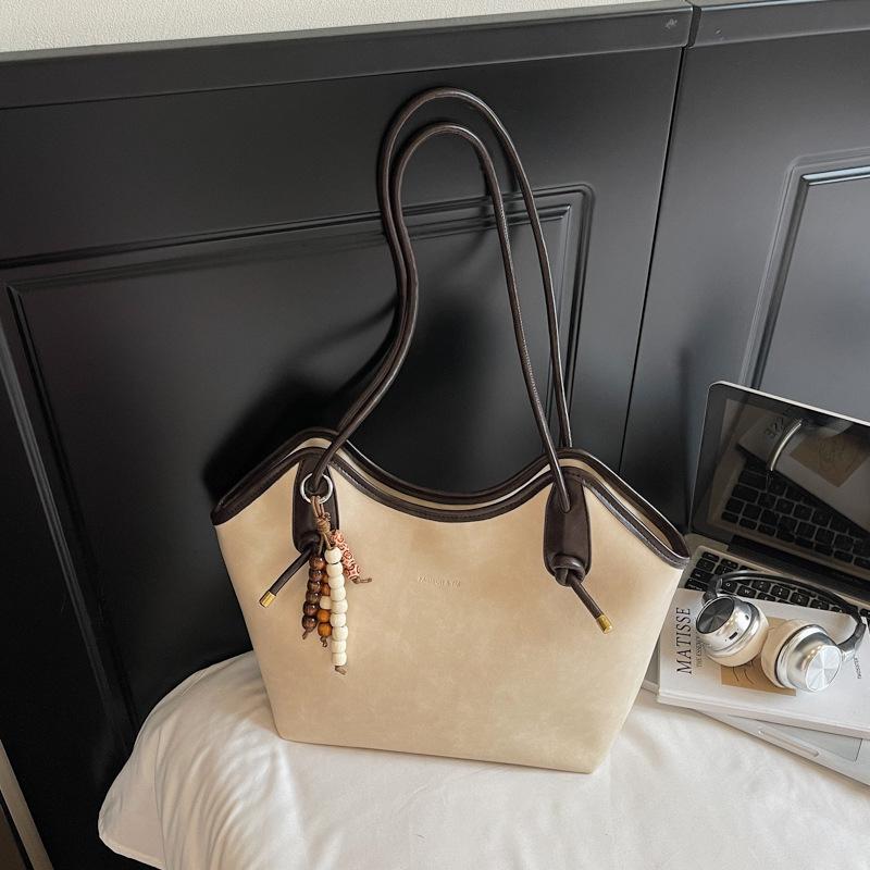 High-value Fashionable Large-capacity Bag Women's New Autumn Retro Commuter Shoulder Underarm Bag Soft Leather Tote Bag