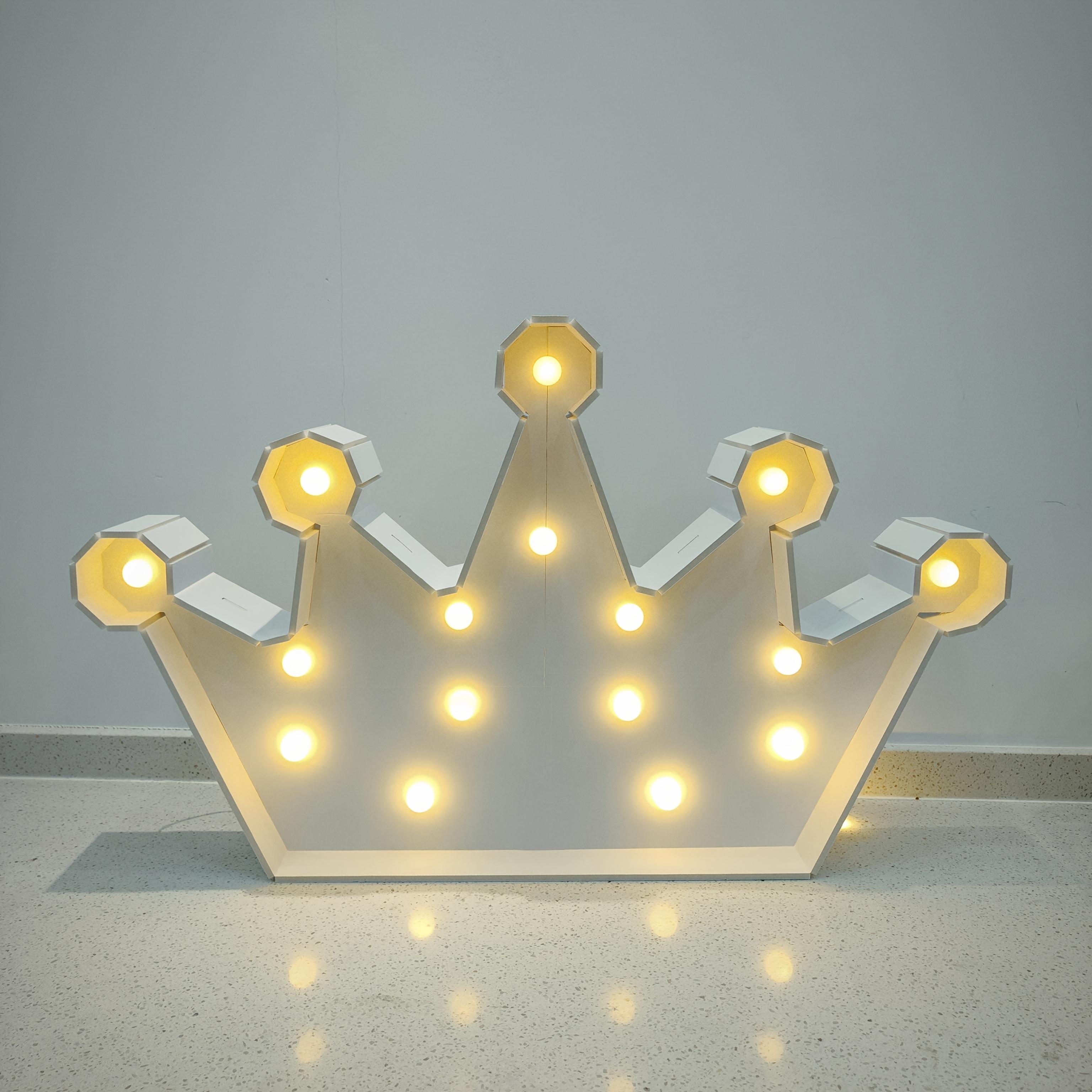 

1 шт. 66 см 3D Корона Пенокартон с Белым/Теплым Светом Цифровая Световая Модель Подходит для Вечеринок по Случаю Дня Рождения, Юбилейных Украшений Детский Подарок бежевый