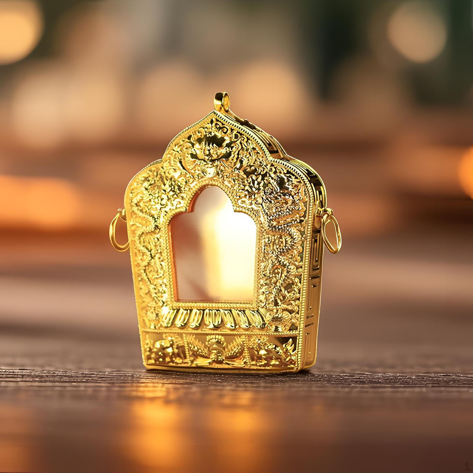 

Древний тибетский амулет-гау с молитвенным ожерельем и оберегом Gold