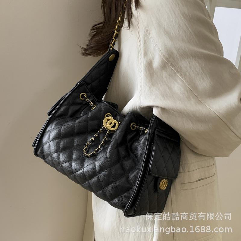 Rhombus embroidery thread small bag women's 2025 new fashion super fire versatile single shoulder underarm bag popular bucket bag