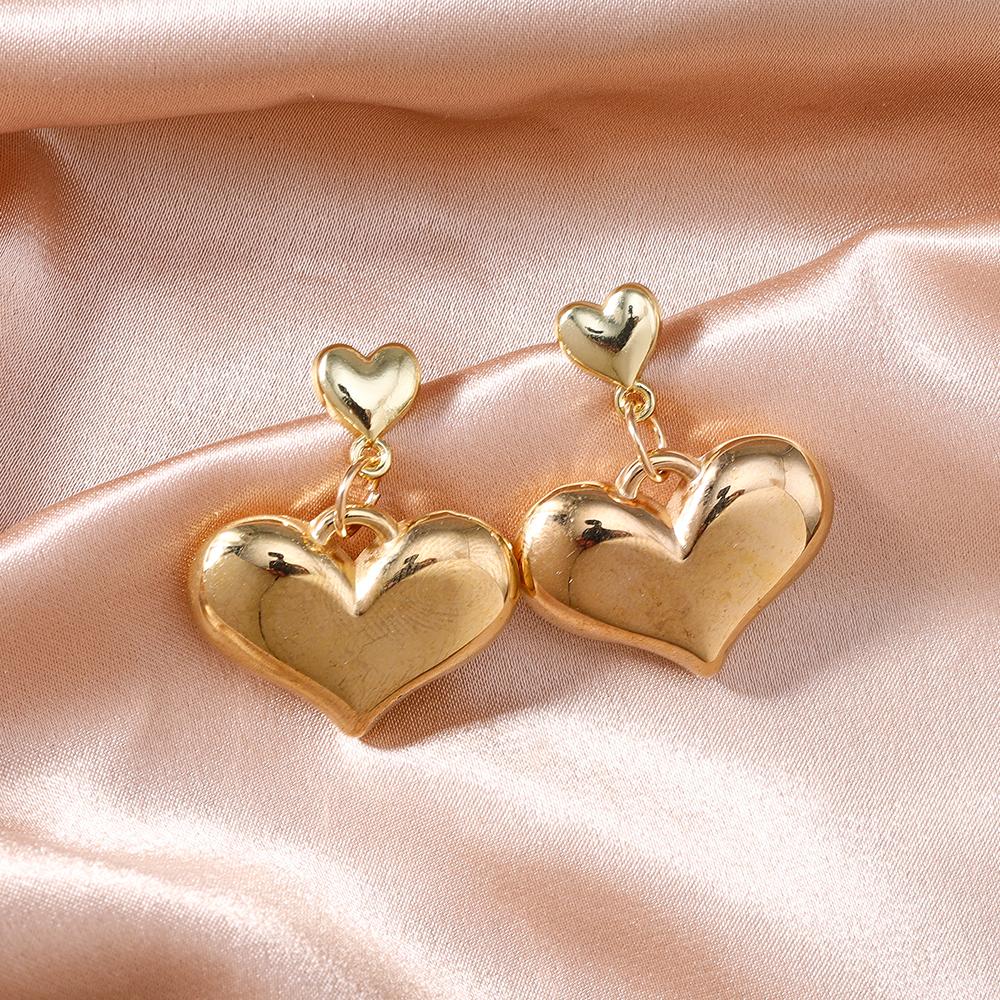 Fashion Gold Color Love Heart Earrings for Women Girls Crystal Stud Earrings Party Holiday Jewelry Gifts