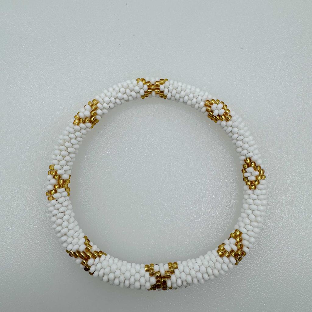 Pulsera minimalista de cuentas beige apilables, Joyería étnica nepalesa hecha a mano, Regalo para mujer para uso diario