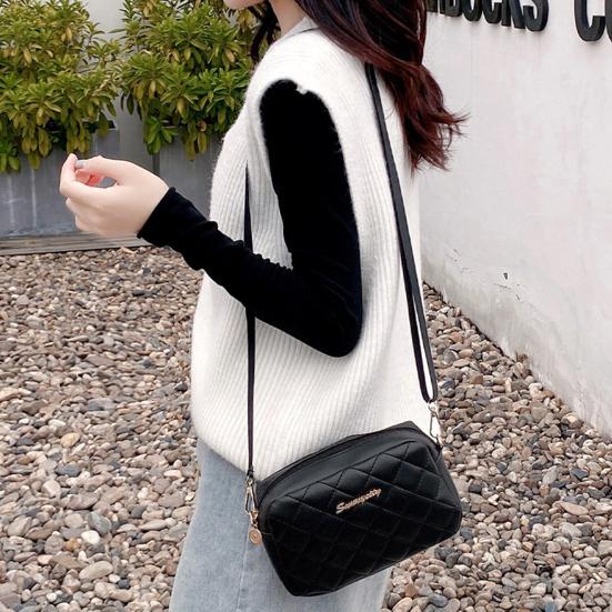 Attraktive Umhängetasche aus verschleißfestem Kunstleder mit großem Fassungsvermögen