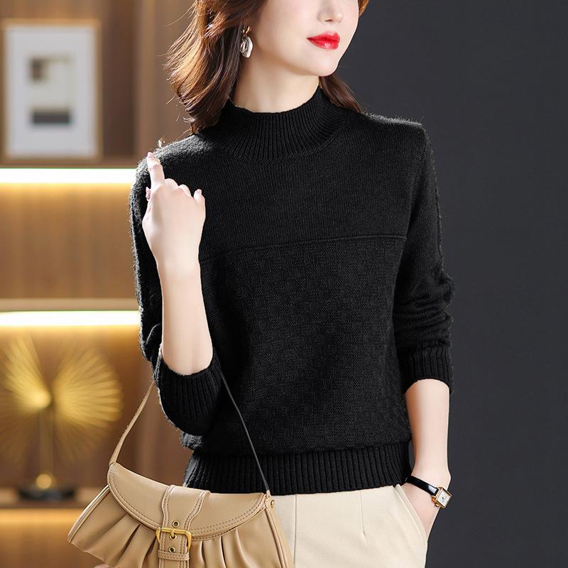 Semi-turtleneck bottoming shirt for women's autumn and winter, new winter thickened sweater, short knitted sweater