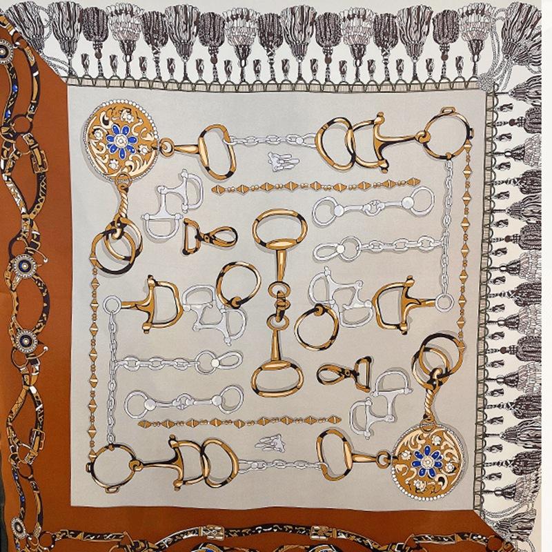 It'S Only 30. Jiang Shuying Wang Manni Has The Same Silk Scarf. Wang Manni 110 Silk Square Scarf. Silkworm Silk Is Versatile.