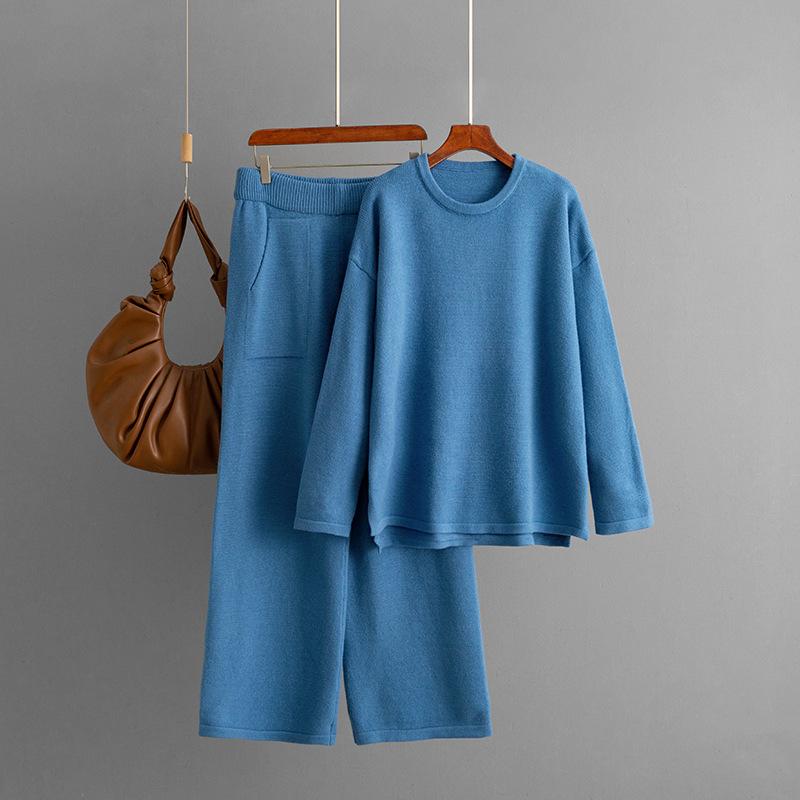 A Two-piece Solid Color Set of Loose Knitted Round-neck Sweaters and Fashionable Casual Wide-leg Pants for Autumn and Winter