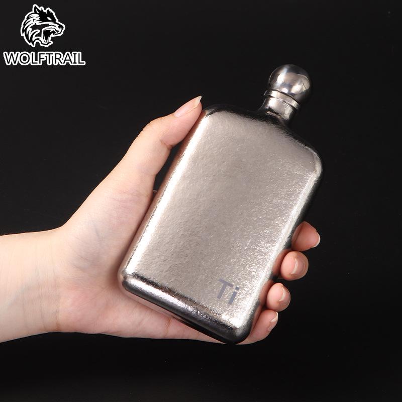 Kompakte Mini-Taschenflasche aus reinem Titan mit kugelförmigem Deckel – Tragbares Outdoor-Alkohol-Set