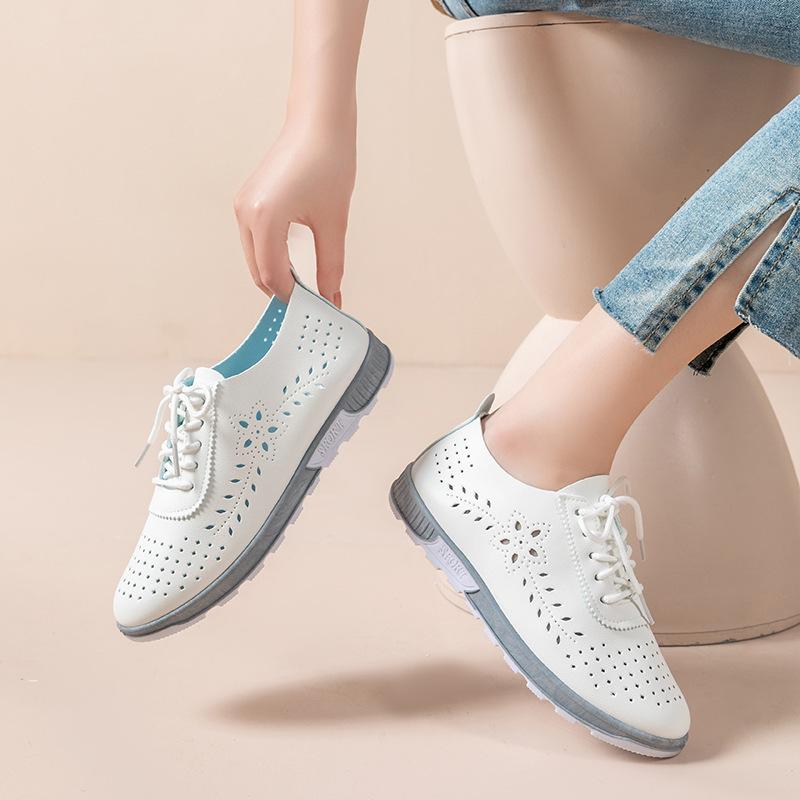 Large Size Women's Shoes Women's Hollow Hole Shoes Summer Sandals Breathable Casual Shoes Soft Sole Lightweight Mother's Shoes