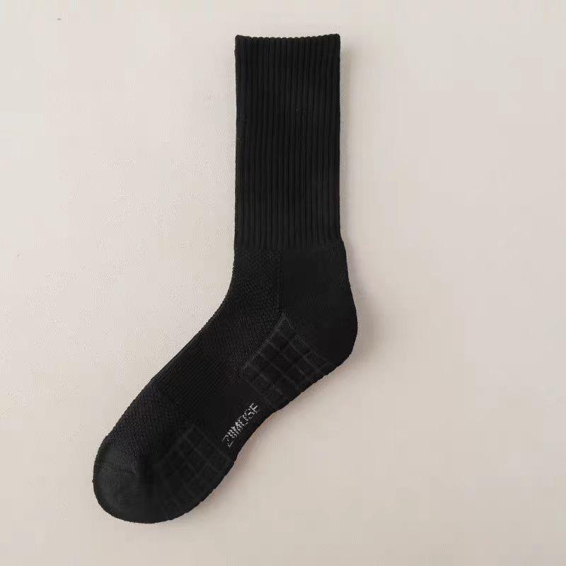 Men's Odor-Resistant Fleece-Lined Winter Sports Socks – Long, Thick, Mid-Calf White Socks for Basketball