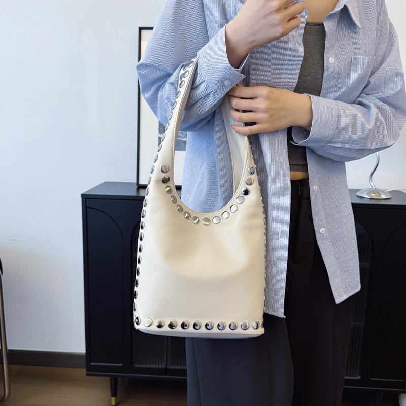 Premium Bag Women's 2025 New Fashion Retro Versatile Casual Shoulder Bag Rivet Tote Bag