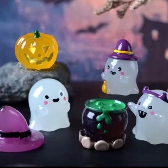 Luminous Halloween Ghost Wizard Resin Figurine for Micro-landscapes
