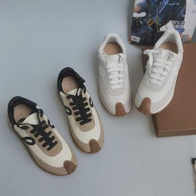 Retro německé sportovní ležérní boty s tlustou podrážkou a novým designem šněrování - Pravá kůže, bílé tenisky ve stylu Forrest Gump