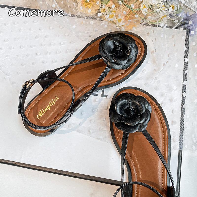 Feiern Sie 2025 Sommer Neue Elegante Damen Sandalen Flache Damenschuhe Blumendesign Schwarz Weiß Flip-Flops Große Größe 42 43