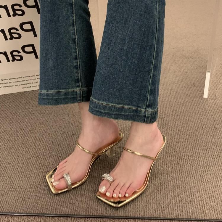 French high-end one-word with golden cool slippers for women's summer wear 2024 new beautiful high-heeled toe sandals