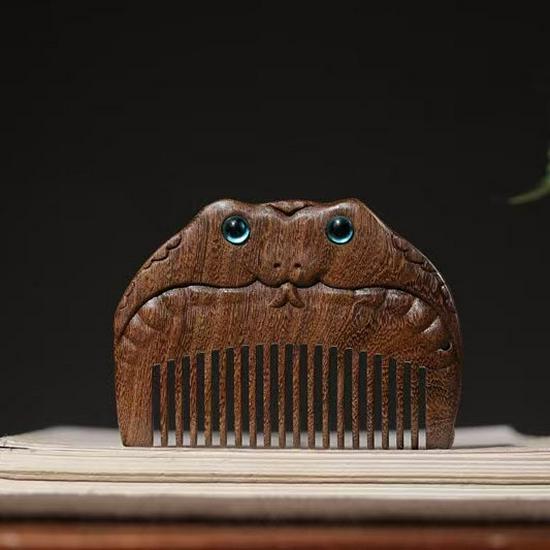 Portable Black Gold Sandalwood Zodiac Mini Comb with Blue-Eyed Carved Flower Design