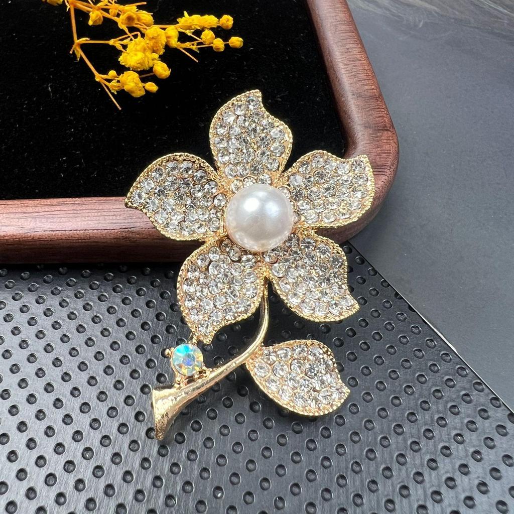 Broșă Retro Cristal Diamant cu Ac Anti-Expunere și Cataramă din Aliaj pentru Accesorii Vestimentare