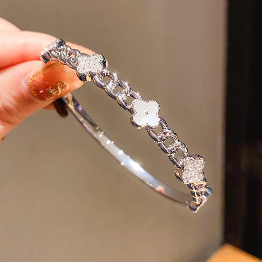 14k Gold Plated Zircon Flower Chain Bracelet For Fashionable Casual Look