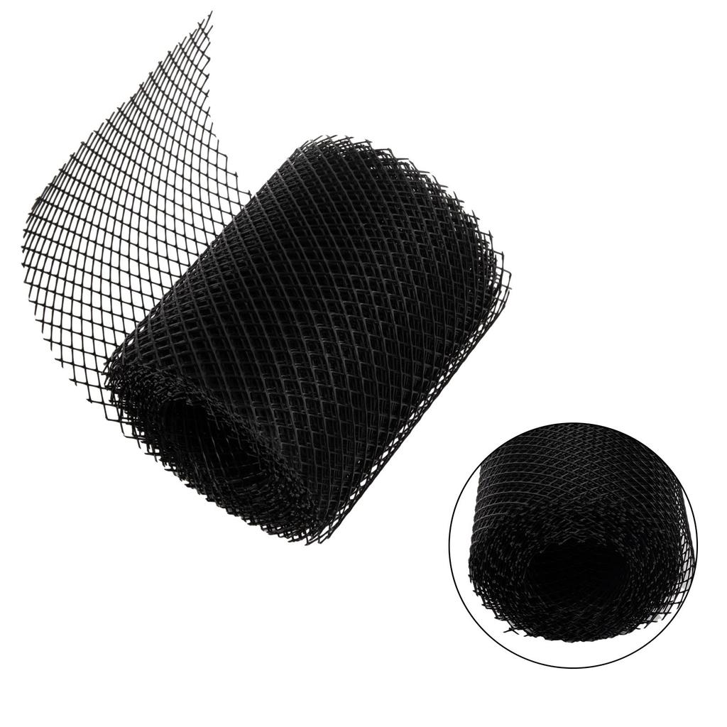 Černá ochrana okapu udržuje listí a nečistoty mimo okapy