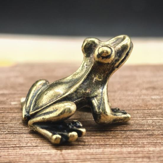 Meditation Frog Figurine Alloy Mini Zen Frog Statue Retro Miniature Frog Desktop Ornament for Home Office Drawing Room Decoration
