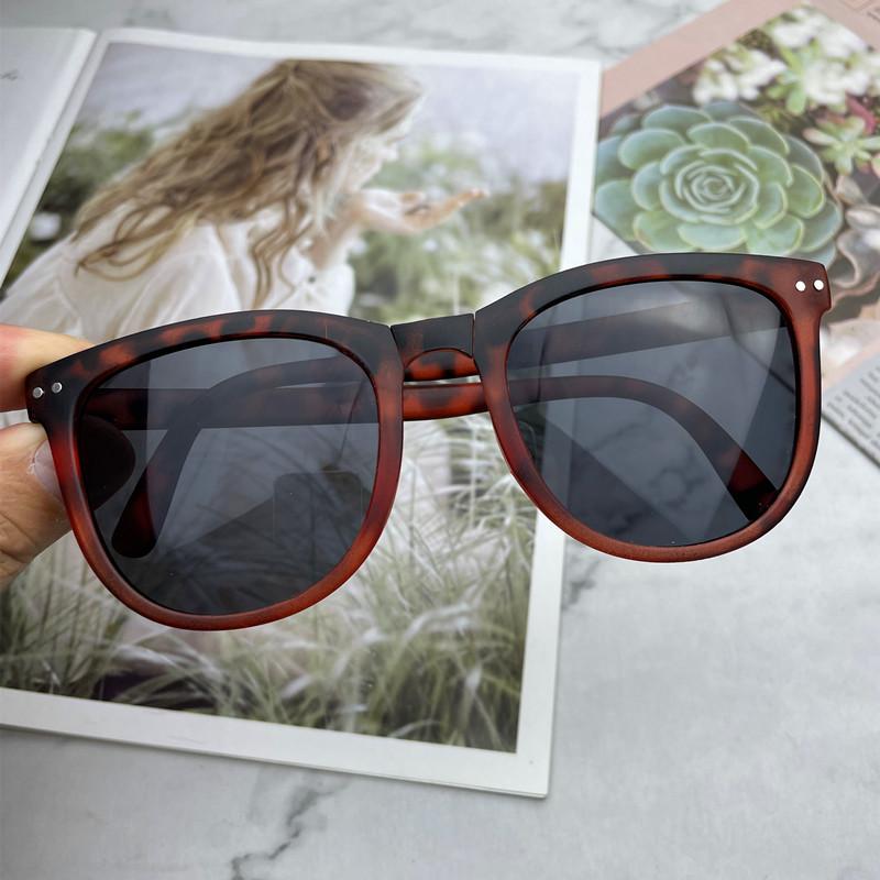 New Women's Fashion Folding Sunglasses Women's Brand Designer Glasses Oval Glasses Lady Retro Sun Glasses UV400 Eyewear