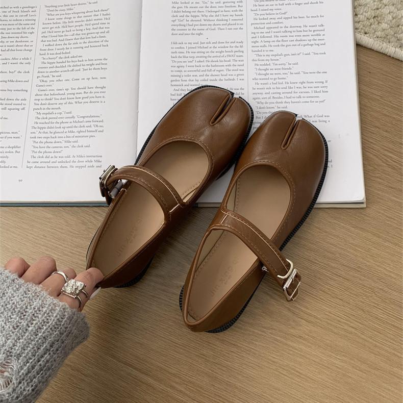IPPEUM Tabis Mary Janes Shoes For Women 2025 New Black Red Split Toe Ballet Flats Ballerina Shoes Buckle