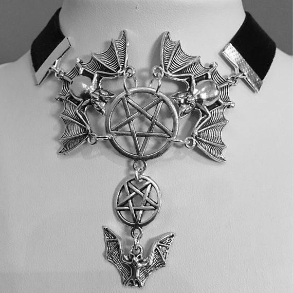 Bat And Star Pendant Necklace Alloy Short Chain For Couples Autumn 2024 Fashion Jewelry