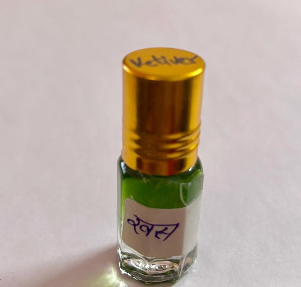 Natürliches Vetiver Parfümöl, Khas Attar Ittar, Hinduistisches Ritual Puja (3 ml)
