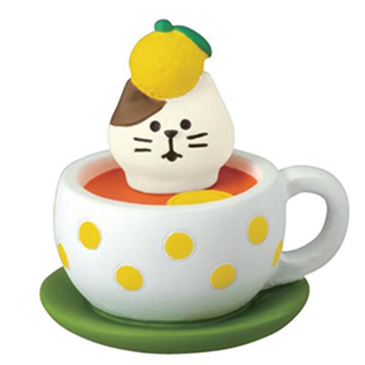 

Autumn Yuzu Cat Miniature: Trendy Resin Ornament