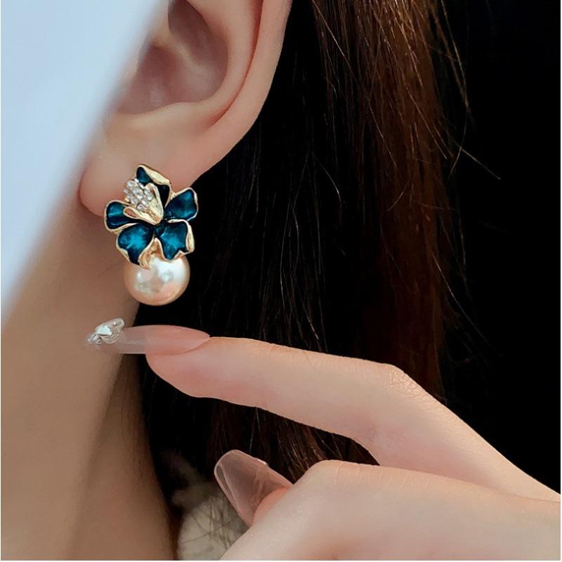 S925 Silver Needle Retro Dripping Oil Three-dimensional Flower Earrings Fashionable and Advanced Earrings