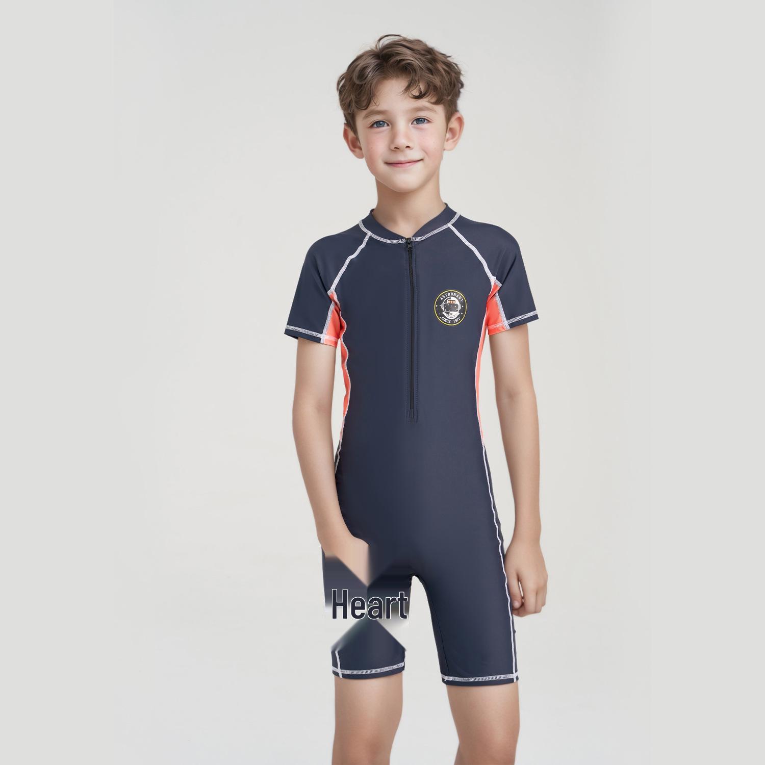 

2025 Мальчиковый слитный купальник с коротким рукавом, быстросохнущий, с защитой от солнца 18# (Height 150-165 cm, Weight 70-80 kg)