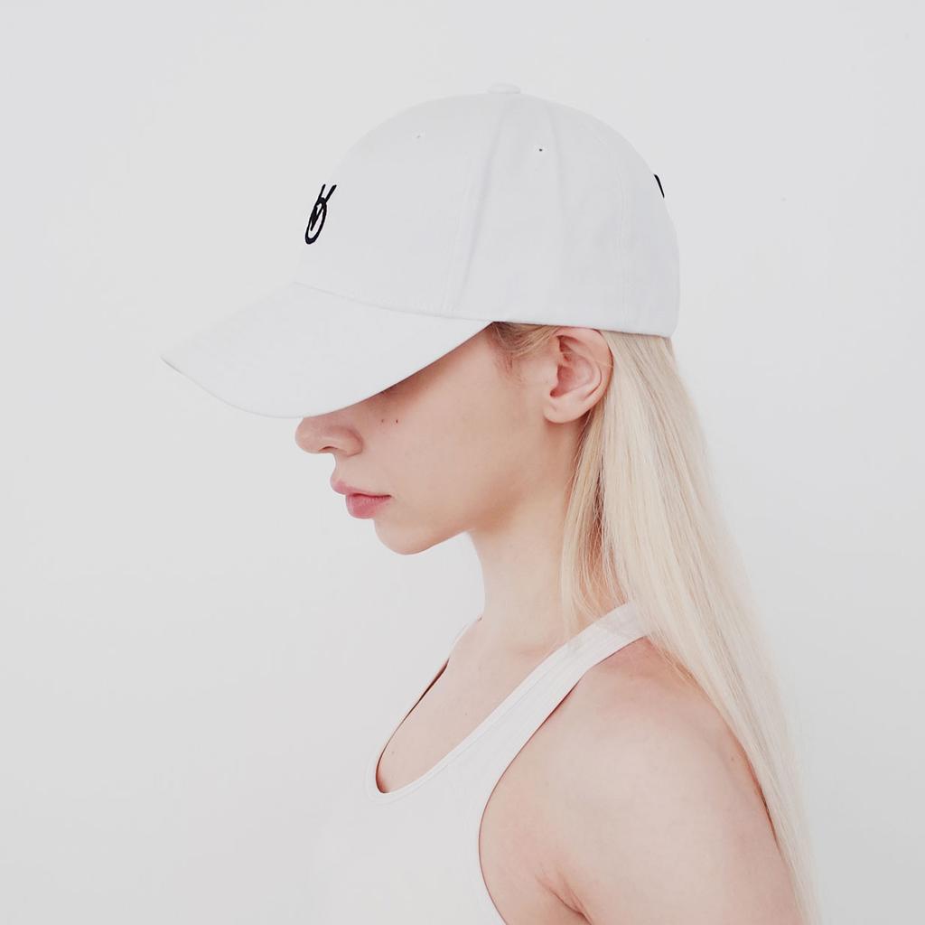 Binseumokeu Ov Small Logo White Ball Cap Hard Fit