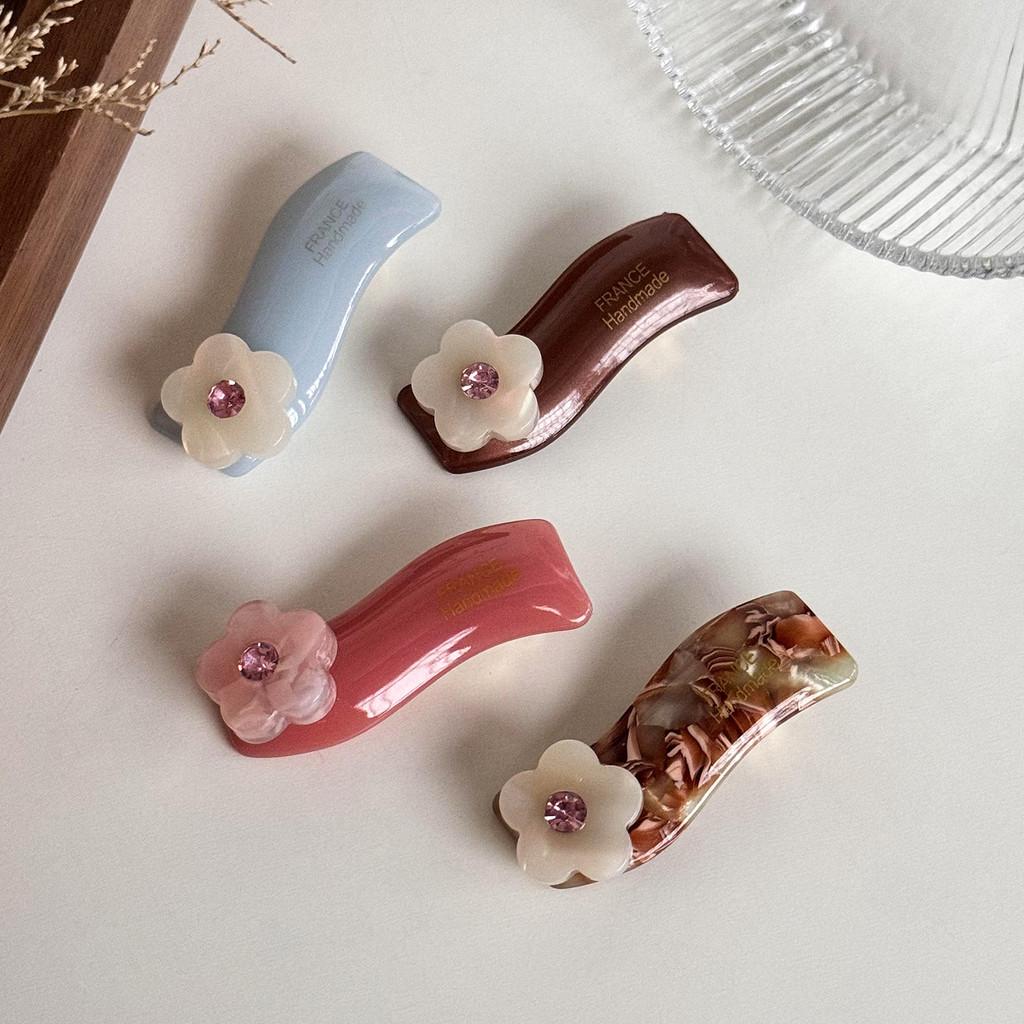 Pattern Contemporary Floral Hair Claw Clip Highend Acetate Material With Elegant Rhinestones Perfect For Women