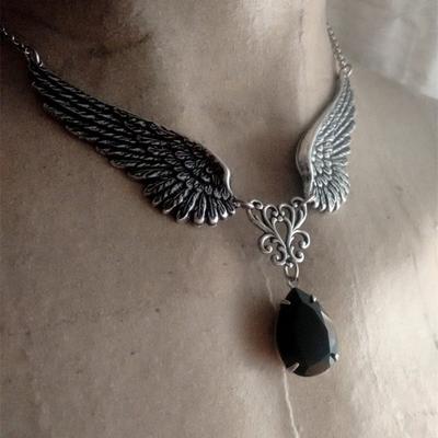 Gothic Punk Ancient Silver Angel Wings Black Water Drop Pendant Necklace for Women Men Charm Choker Chain Jewelry Accessory Gift