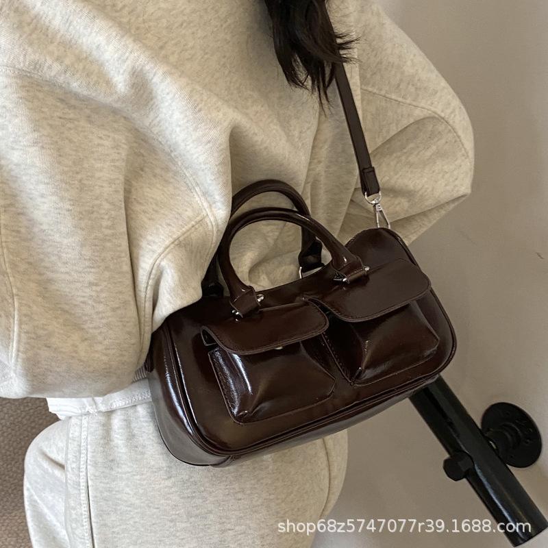 Red handbag European and American temperament multi-pocket underarm bag horizontal cylindrical shoulder messenger bag