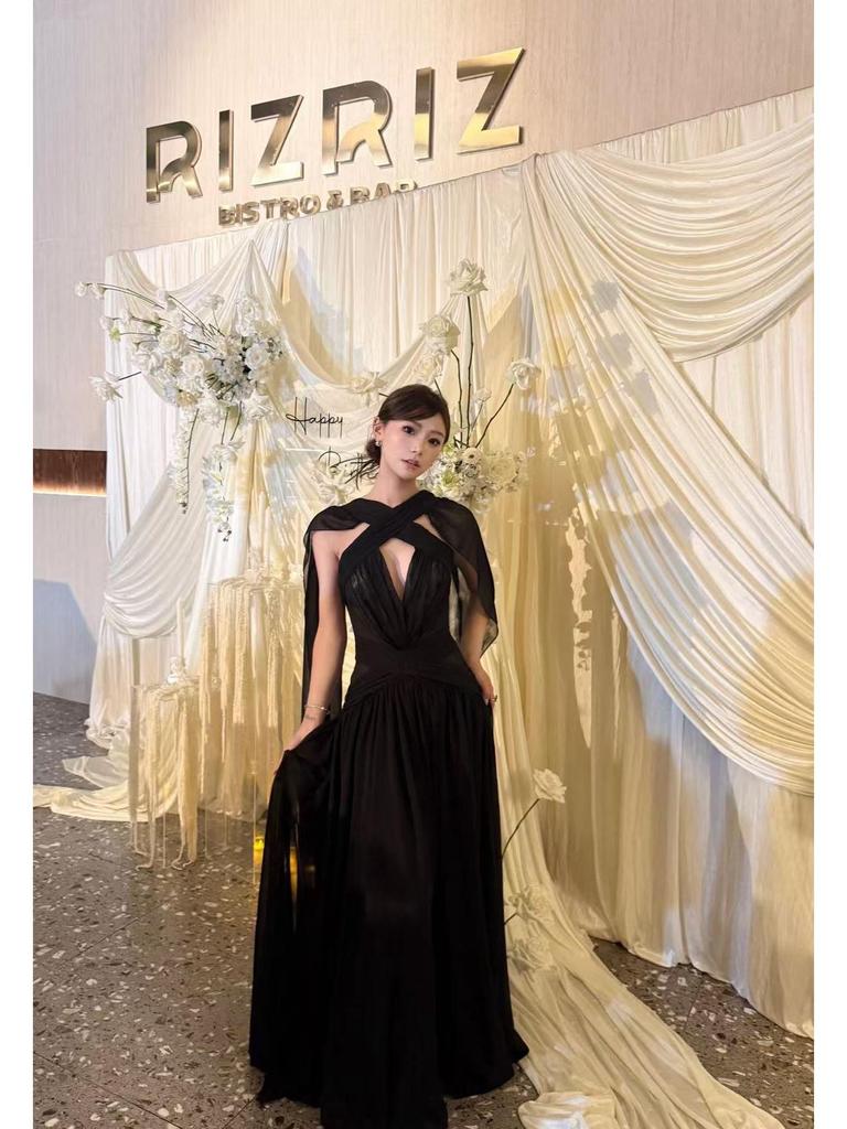 Elegant 2025 French Hepburn-Style Black Backless Ribbon Gown